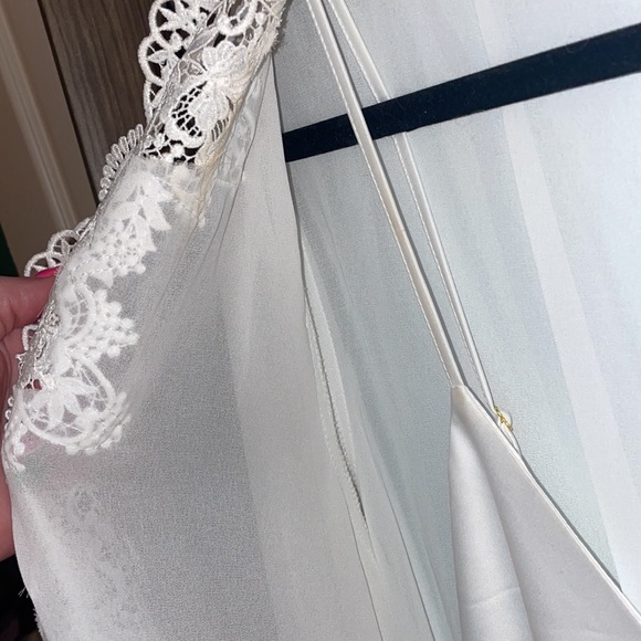 Le Rose Layla lace maxi robe in white size XL - Picture 5 of 10